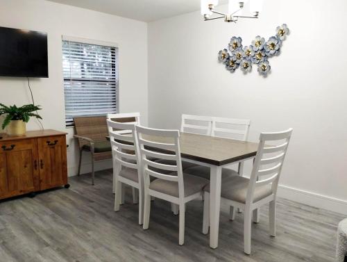 Family Townhouse with Waterpark - Minutes from Disney photo 10