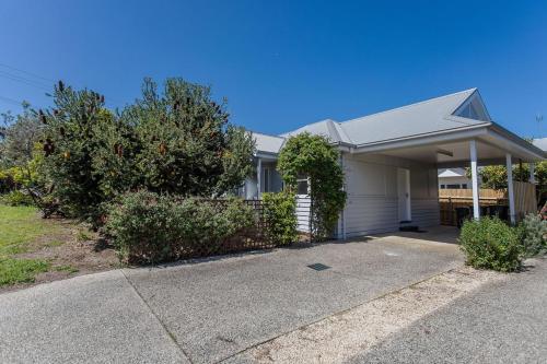 Κήπος έξω από το Parker Retreat