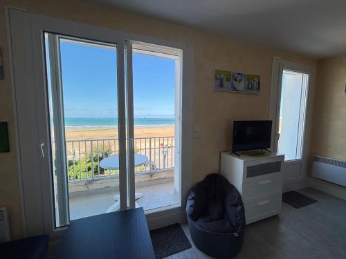 Studio 4 pers sur remblai face plage