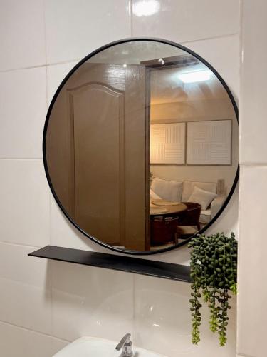Koupelna v ubytování 2BR Condo w Pool & WiFi Near Mall & Restaurants