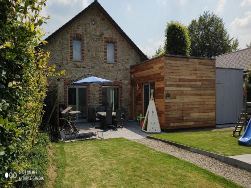 Jardin de l'établissement Home in Ovifat with Sauna