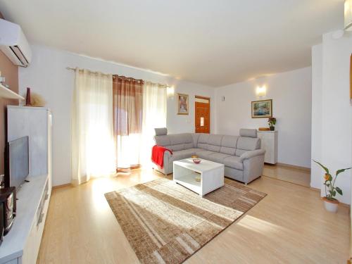 Apartment in Bibinje near Pebble Beach