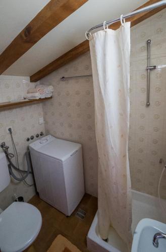 Koupelna v ubytování Apartments Tonšić