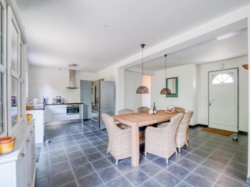 Η κουζίνα ή μικρή κουζίνα στο Villa in Aquitaine with Pool & BBQ