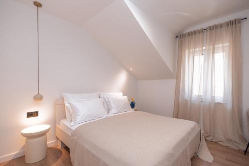 Brand new & stylish beachfront apartment next to Bacvice beach
