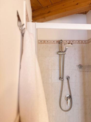 Ένα μπάνιο στο Adelaide in collina, cozy home