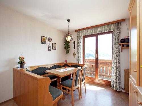 Khu vực ghế ngồi tại Apartment in Sankt Johann im Pongau near Ski Area
