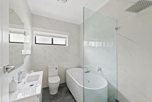 Un baño de SunnyDaze in the Heart of Ulladulla