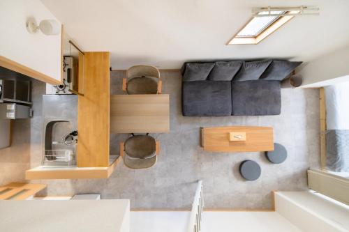 STAIRS Hotel 401