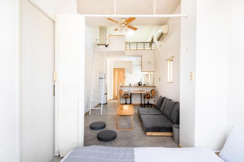 STAIRS Hotel 401