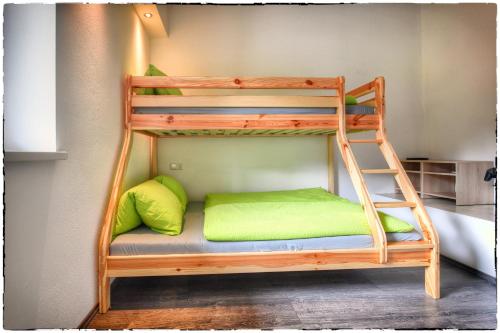 Postel nebo postele na pokoji v ubytování Haus Alpin Lofer