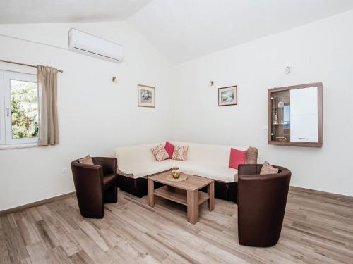Modern Apartment in Starigrad Paklenica with Barbecue