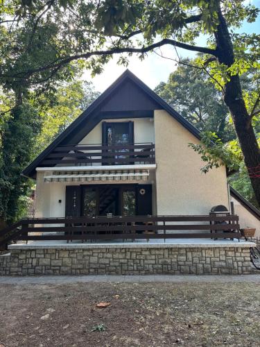 Nagyi nyaralója - vízparti