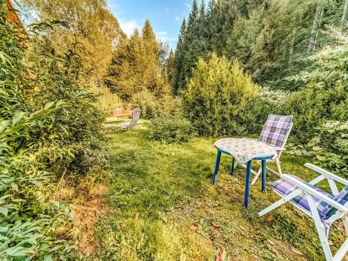 Taman di luar Luxurious Apartment in Heubach Germany in the Forest