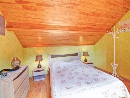 Postel nebo postele na pokoji v ubytování Charming Stay Near Forests