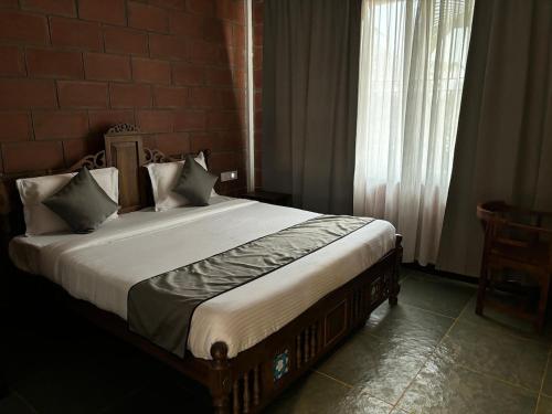 Katil atau katil-katil dalam bilik di Satwa Courtyard by MagoStays - 4BR Pool Farmhouse