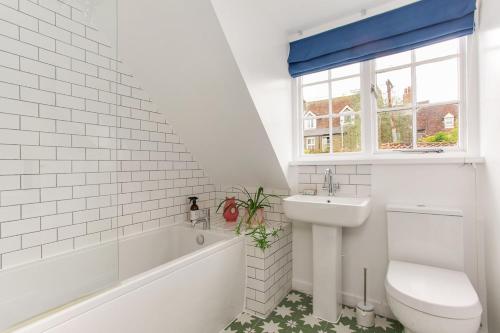 Ένα μπάνιο στο Delightful Bee Cottage, Sandwich