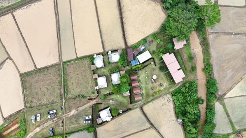 Una vista aérea de ปัวเดอะมูน