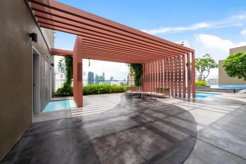 Πισίνα στο ή κοντά στο Majestic by Avery at KLCC#Located in the City Center#10 mins Walk to Twin Towers#Rooftop Infinity pool#中英文房东