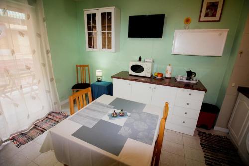 Large Terrace two blocks from the beach