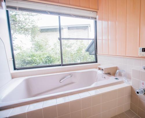 Ένα μπάνιο στο Bright house