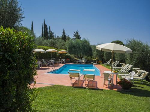 Πισίνα στο ή κοντά στο Flat with shared pool and air conditioning