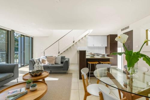 Χώρος καθιστικού στο Bay Breeze - 3BR apt in the heart of Huskisson