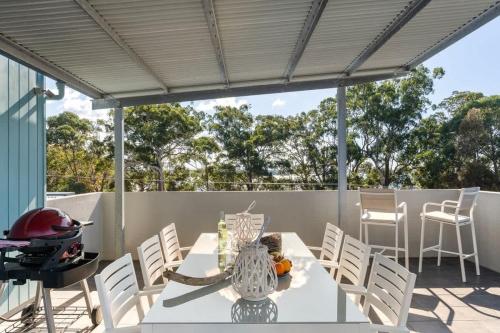 Μπαλκόνι ή βεράντα στο Bay Breeze - 3BR apt in the heart of Huskisson