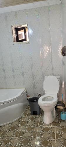 Photo de la galerie de l'établissement Dilovar's Homestay, 