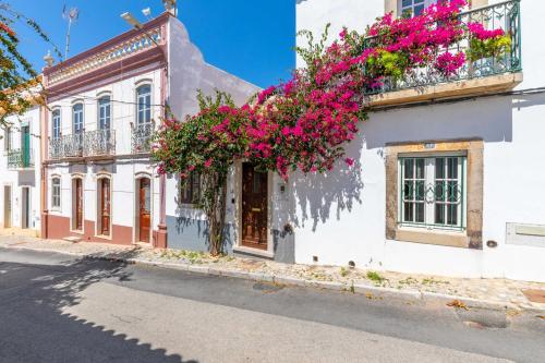 Casa Amalia, Town Center