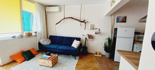 Χώρος καθιστικού στο Joy Home Varna