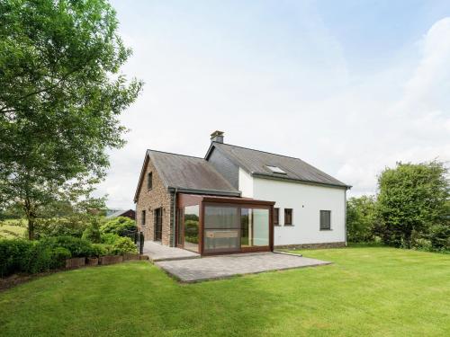 Magnificent Villa in Brisy with Sauna Roofed