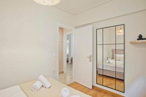 Modern Beach Retreat 2BR in Coastal Palaio Faliro