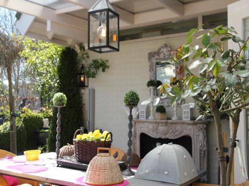 Taman di luar Studio near Heiloo Woods and Egmond Beach