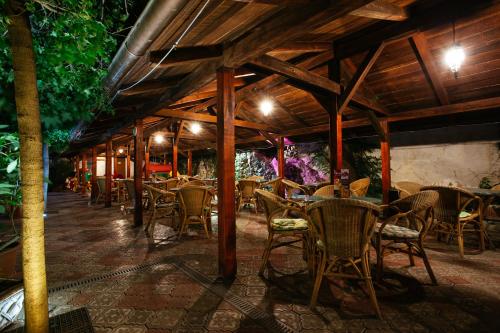 Restaurace v ubytování Hotel Centrál Šaľa