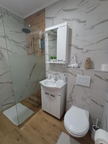 Ένα μπάνιο στο Milica