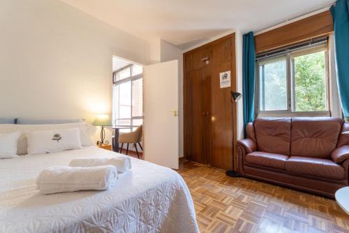Atocha Apartments, Central Location Terrace, Kitchen, Fast WiFi, metro nearby