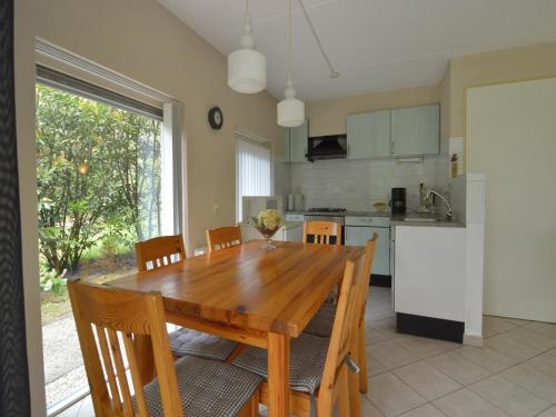 Η κουζίνα ή μικρή κουζίνα στο Holiday Home in Beerze near Forest
