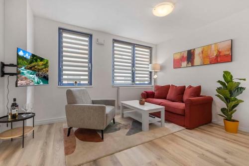 Be a neighbour to a President