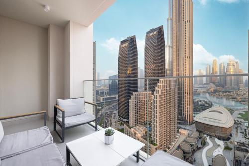 Lux 3BR With Spectacular Downtown Views