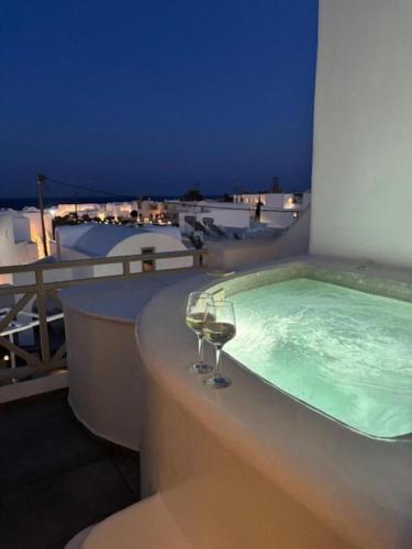 Bazén v ubytování La Bellezza Eco Boutique Hotel nebo v jeho okolí