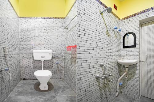 a bathroom with a toilet and a sink at Hotel O MANTRA in Krishnanagar