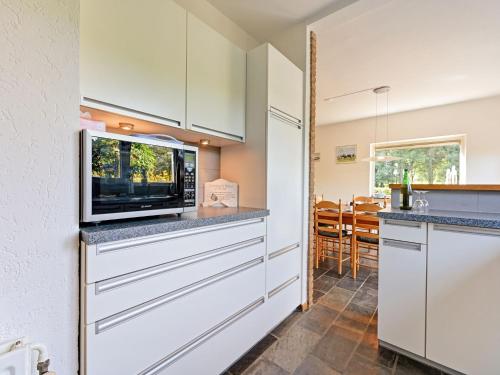 Dapur atau dapur kecil di Holiday Home Montferland near Huis Bergh Castle