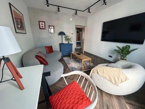 Μια τηλεόραση ή/και κέντρο ψυχαγωγίας στο Ollio Balkan Escape