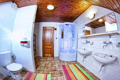Koupelna v ubytování UBYTOVANIE pod horami s REŠTAURÁCIOU " Salaš Žiar"