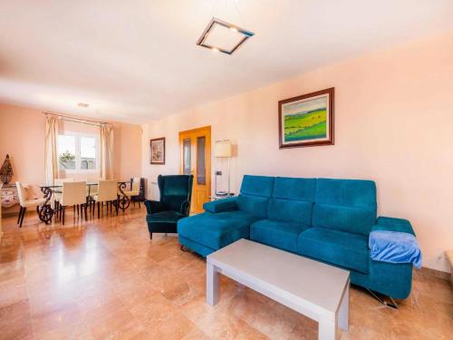 Posezení v ubytování Tranquil Villa Stay in Tolleric