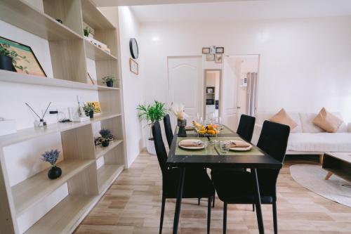 Una cocina o cocineta en Royal Oceancrest Eleanor suites