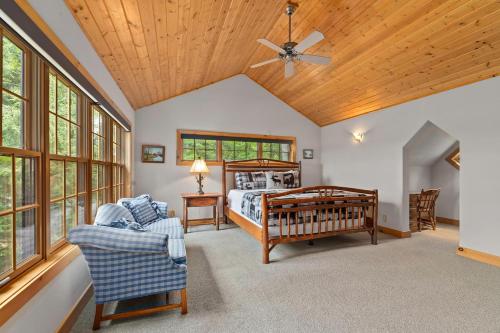 Χώρος καθιστικού στο Don's Bay Retreat - Manitowish Waters