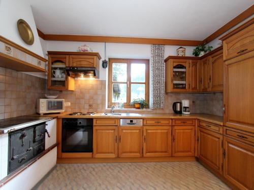 Una cocina o cocineta en Apartment Sulzau near Wildkogel Ski Slopes