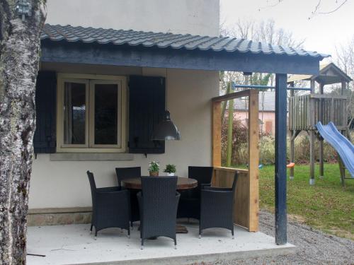 Gallery image of Modern holiday home with lovely garden in Saint-Honoré-les-Bains